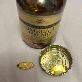 Solgar Omega 3 Capsule Appeared Discolored And Partially Empty After Purchase