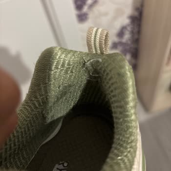 Kısa Sürede Deforme Olan Ayakkabı Ve İlgisiz Müşteri Hizmeti Hayal Kırıklığı