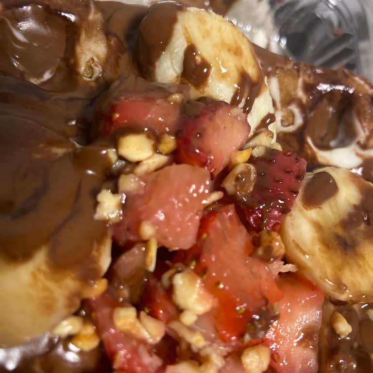 Pwb Peanut Waffle Belgium Çileklerin Kötü Koktuğunu ve Bozulmuş Olduğunu Fark Ettim