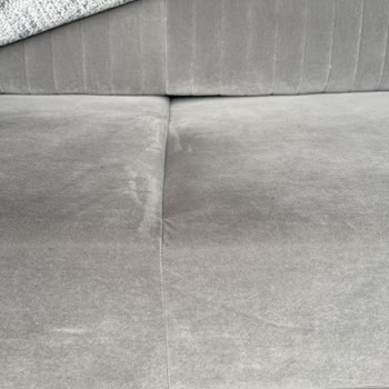 Çarşı Pazar Mobilya Dünyası Koltuğun Ayaklarının Birçoğunun Yamuk Ve Kırık Olması