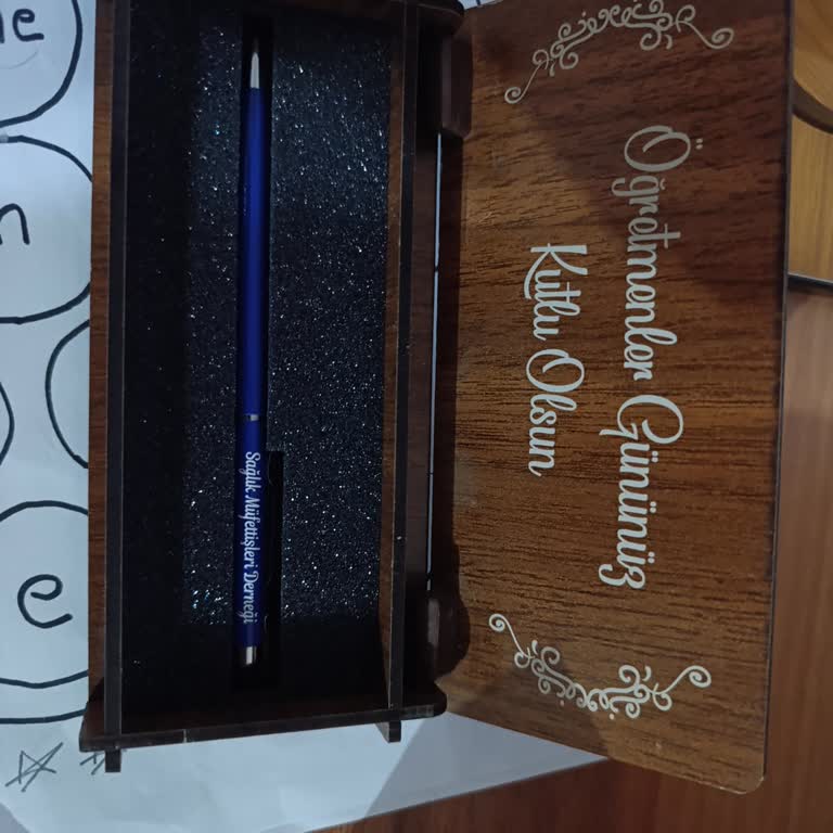 Öğretmenler Günü Hediyesinde İsim Yazım Hatası Ve İlgisiz Satıcı