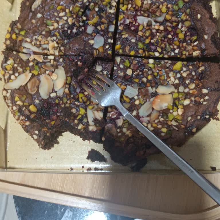 Dondurulmuş Tatlıdan Beklenmedik Ağır Koku Ve Bozulma Şoku