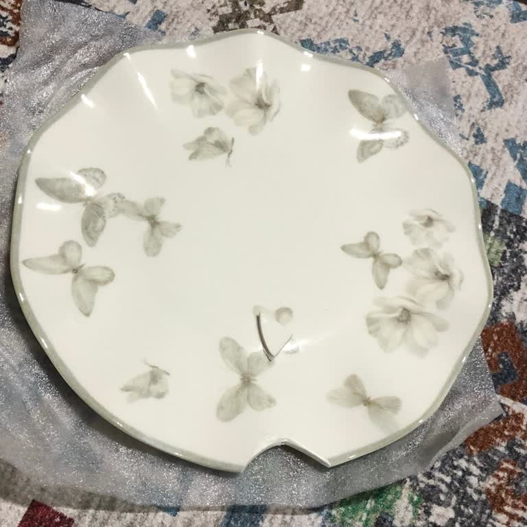 Kırık Gelen Servis Tabağı İçin Zorunlu İade Dayatması