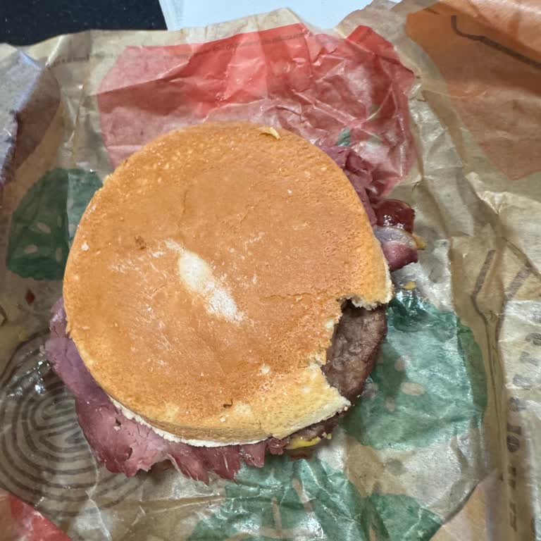 Burger King Siparişim Geç Ve Soğuk Geldi Personelin Tavrı Hayal Kırıklığı Yarattı