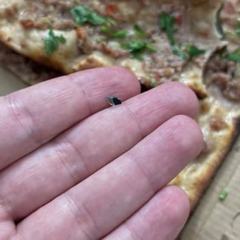 Yemekten Cam Parçası Çıktı, Güvenim Sarsıldı