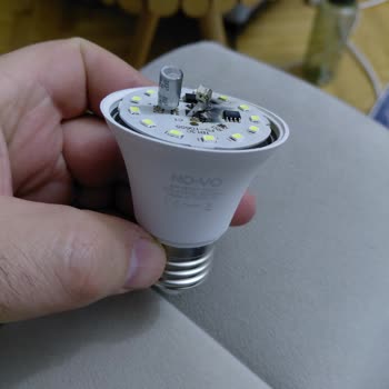 NO-VO LED Ampul Patladı, Güvenlik Riski Oluştu