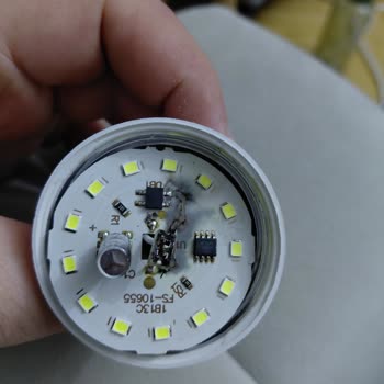 NO-VO LED Ampul Patladı, Güvenlik Riski Oluştu