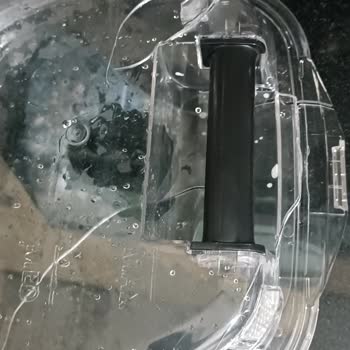 Hoover Kurulumdan 9 Gün Sonra Su Haznesi Kapağı Kırıldı: Garanti Kapsamında Değişim Talebi