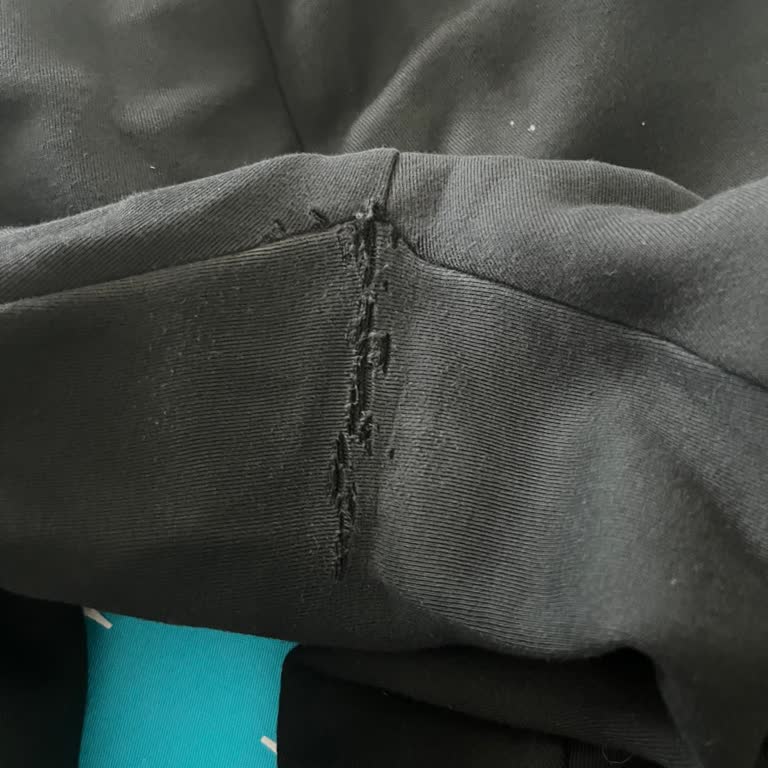 Kısa Sürede Deforme Olan Eşofman Altı İçin Değişim Talebi