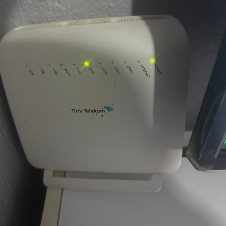 İnternet Kesintisi Ve Müşteri Hizmetlerine Ulaşılamıyor: Acil Çözüm Bekliyorum