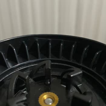 Karaca Plastik Kısmı Çatlak Ve Haznesi Düzgün Oturmayan Bu Ürünü Artık Kullanmak İstemiyorum