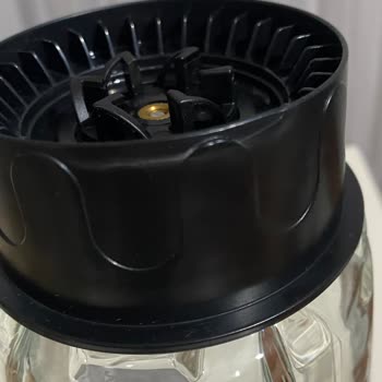 Karaca Plastik Kısmı Çatlak Ve Haznesi Düzgün Oturmayan Bu Ürünü Artık Kullanmak İstemiyorum