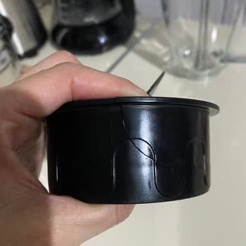 Karaca Plastik Kısmı Çatlak Ve Haznesi Düzgün Oturmayan Bu Ürünü Artık Kullanmak İstemiyorum