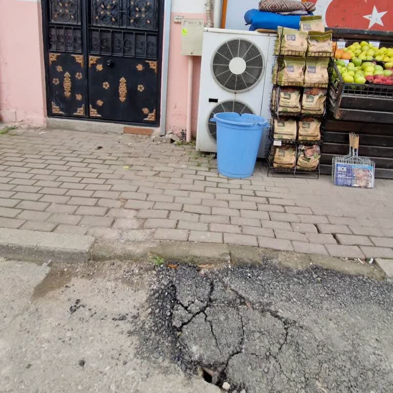 Altyapı Çalışması Sonrası Düzgün Kapatılmayan Asfalt Güvenlik Ve Bağlantı Sorunlarına Yol Açıyor