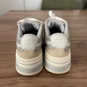 Puma Kadın Spor Ayakkabıda Kısa Sürede Deformasyon Ve Rahatsızlık