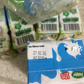 Aldığım İçim Sütlerde Bozuk Tat Ve Küf Şüphesi Nedeniyle Sağlık Endişesi