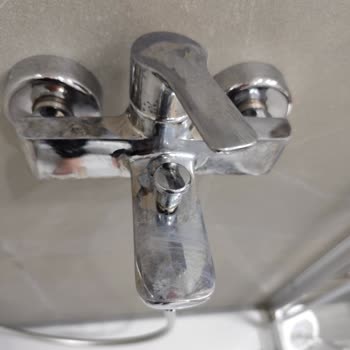 Duş Bataryasında Kireç Temizliği Sonrası Yüzey Deformasyonu Ve Renk Değişimi