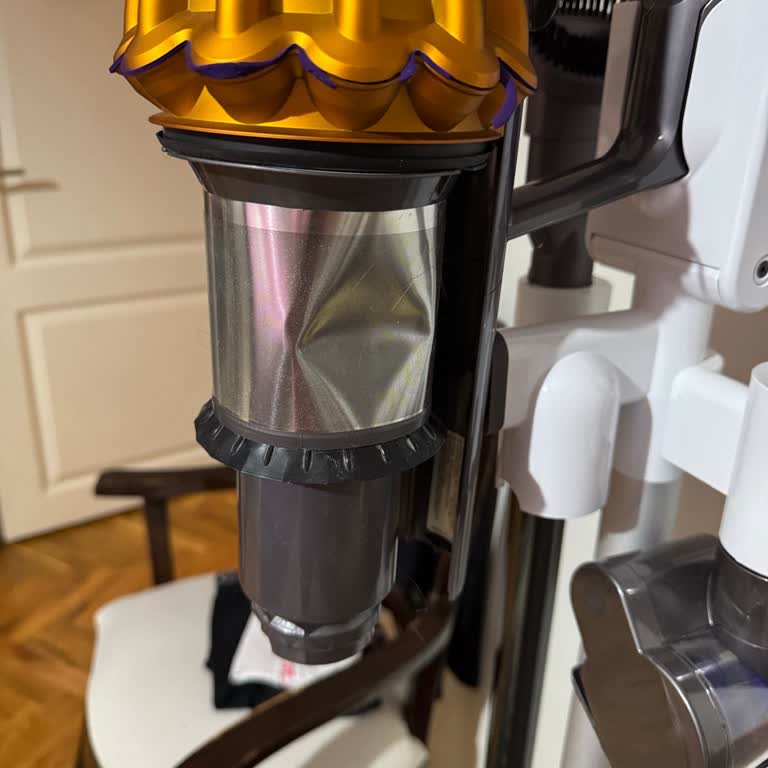 Dyson V15S Süpürgemde Garanti Süresinde Oluşan Deformasyona Çözüm Bulamıyorum