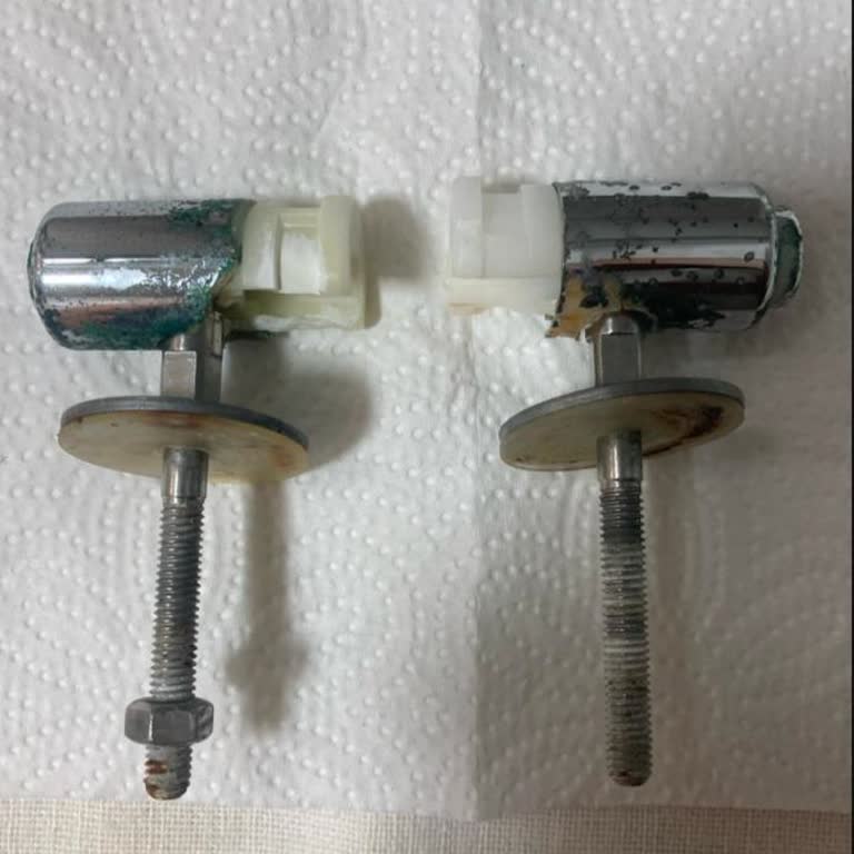Klozet Kapağı İçin Yedek Vida Ve Menteşe Temininde Zorluk Yaşıyorum