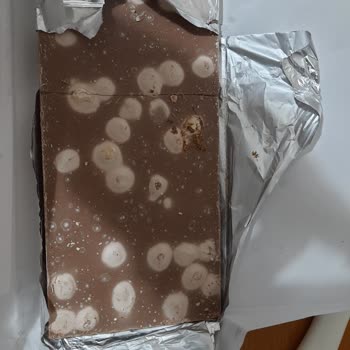 Bozuk Ve Kurtlanmış Çikolata Teslimatıyla Sağlığımız Riske Atıldı