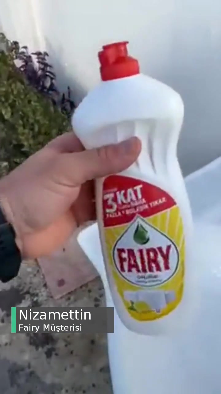 Fairy Bulaşık Deterjanı Su Gibi Çok Sıvı! videonun kapak resmi