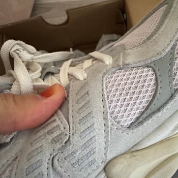 Ayakkabıda Domuz Derisi Olup Olmadığına Dair Net Bilgi Talebim Yanıtsız Kaldı