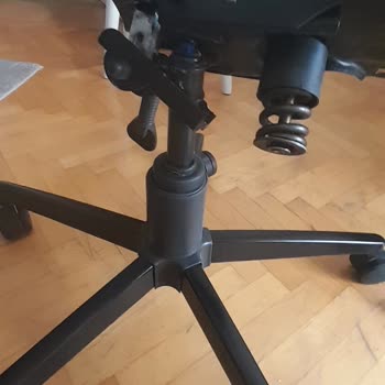 Kısa Sürede Kırılan Koltuk Ve Yetersiz Müşteri Desteği