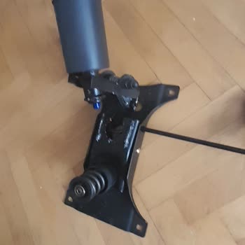 Kısa Sürede Kırılan Koltuk Ve Yetersiz Müşteri Desteği