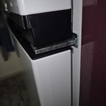 Beko 970477 Refrigerator Delivered Damaged - Refund Or Replacement Issue