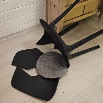 Kısa Sürede Kırılan Sandalyenin Dayanıklılığı Hayal Kırıklığı Yarattı