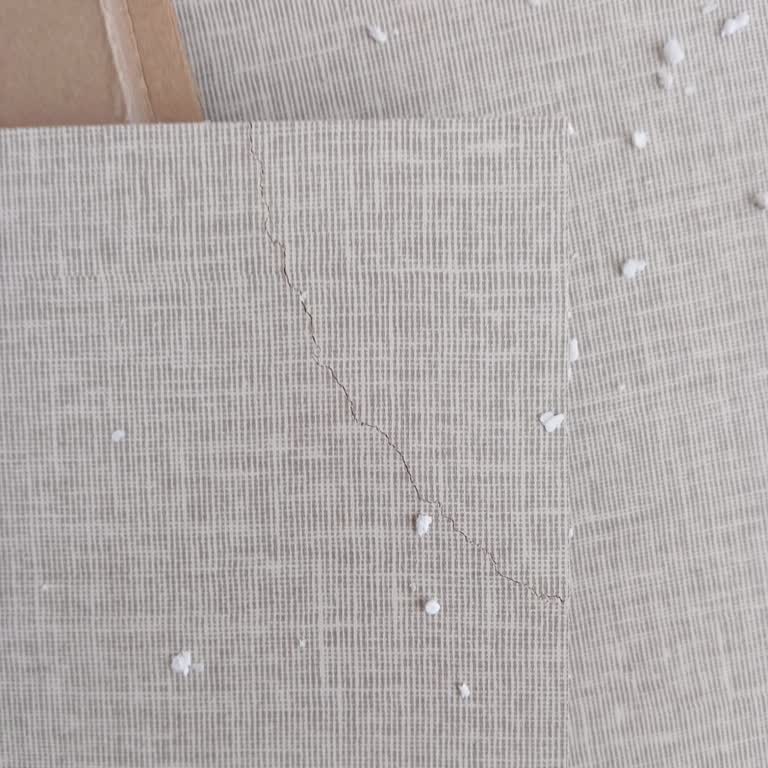 Çatlak Komodin Teslimatı Sonrası Müşteri Hizmetlerinden Dönüş Alamıyorum