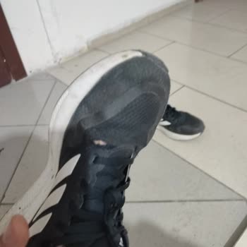 Aldığım Adidas Ayakkabı Kısa Sürede Yırtıldı Garanti Kapsamında İşlem Yapılmıyor