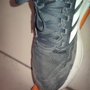 Aldığım Adidas Ayakkabı Kısa Sürede Yırtıldı Garanti Kapsamında İşlem Yapılmıyor