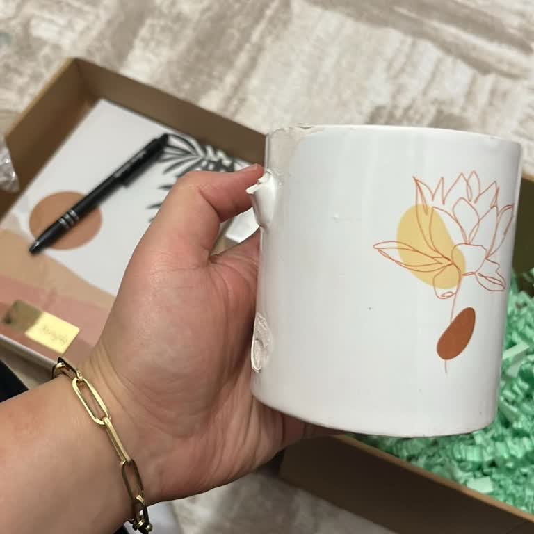 Kırık Gelen Hediye Sepeti Ve Yetersiz Müşteri Desteği