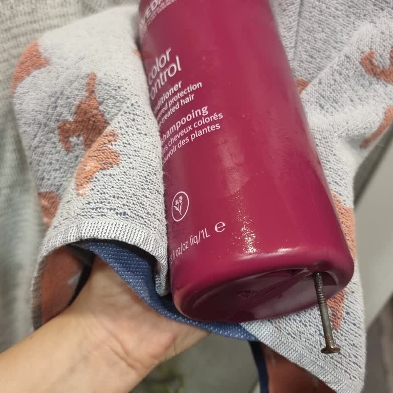 Saç Kremi Şişesinden Çıkan Çivi Ve İlgisiz Müşteri Hizmetleri