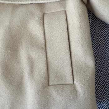 Satın Aldığım Kaşe Kaban İlk Kullanımda Tüylenip Eski Görünüme Büründü, Ücret İadesi Talep Ediyorum