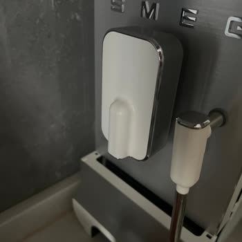 Cafetera Smeg Bcc02, problema de atasco y falta de respuesta