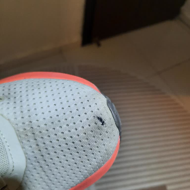 Adidas Ayakkabıda Kısa Sürede Yırtılma Ve Garanti Belirsizliği