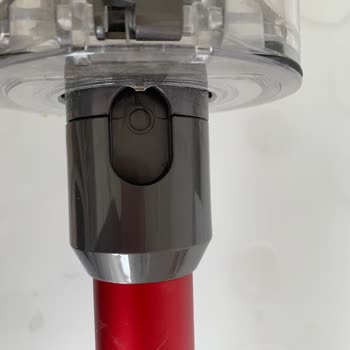 Dyson V10 Süpürgelerde Boru Bağlantı Dişlerinde Kronik Erime Sorunu
