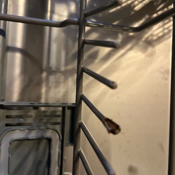 Bulaşık Makinesi Sepetleri Kısa Sürede Paslandı Ve Kırıldı