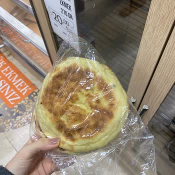 Migros’ta Küflü Ekmek Ve Hijyen Sorunu Tekrar Ediyor