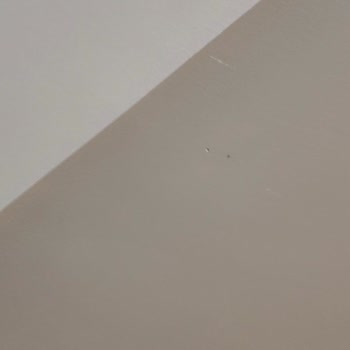 Teslimat Sırasında Yeni Boyanan Bina Duvarları Zarar Gördü