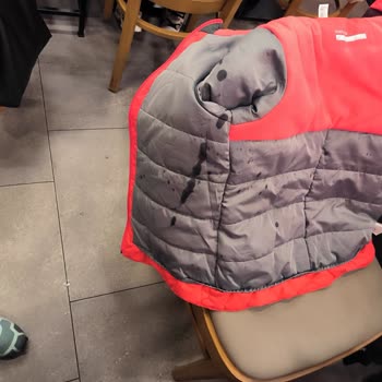 Baydönerde Çocuğumun Montuna Yağ Döküldü Personel İlgisiz Kaldı