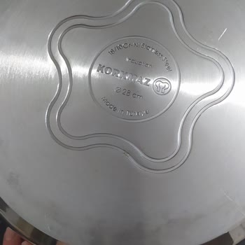 Korkmaz İlk Kullanımdan İtibaren Tencerenin İçinde Beyaz Noktalar Oluştu