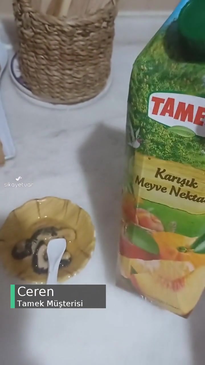 Tamek Meyve Suyunun İçinden Çıkan videonun kapak resmi