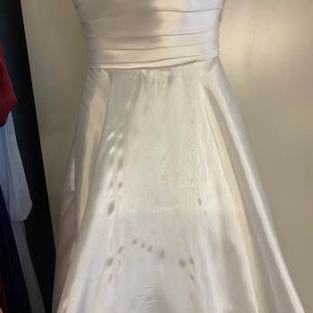 Gelinliğimiz Kullanılamaz Halde Ve Cevapsız Kaldık