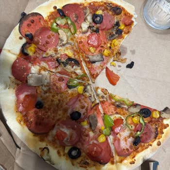 Domino's Pizza Soğuk Ve Eksik Malzemeli Pizza, Sorunlu Teslimat Ve Ödeme Deneyimi