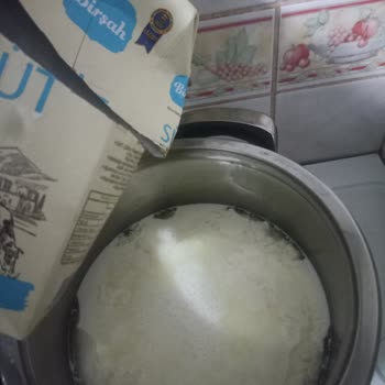 Son Kullanma Tarihi Geçmemiş Süt Bozuk Çıktı, Gıda Güvenliği Tehlikede