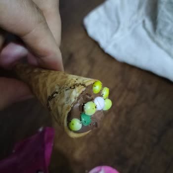 Toybox Aldığım Çikolatanın İçinden Canlı Kurt Çıktı: Çocuk Sağlığı İçin Endişeliyim