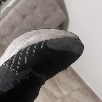 Kısa Sürede Yırtılan Nike Ayakkabıya Ret Cevabı Şaşkınlığı